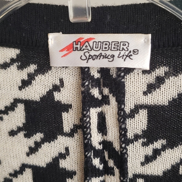 Women's Houndstooth Relaxed Cardigan - Picture 3 of 5